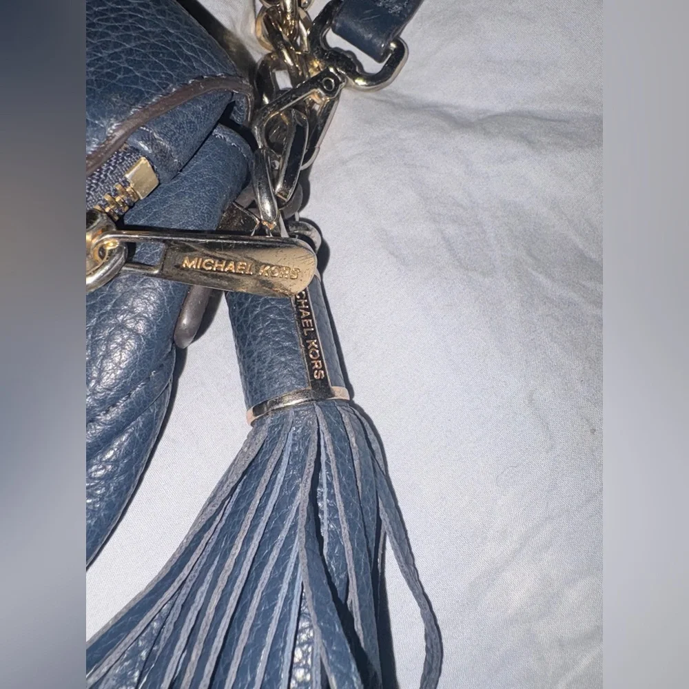 Michael Kors Navy Pebbled Leather Crossbody Authentic MK Tassel Gold Chain Strap - Picture 5 of 12